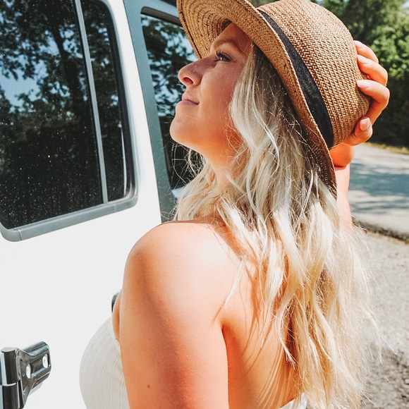 Meet your Poshmark Ambassador, Julia - Picture 7 of 7